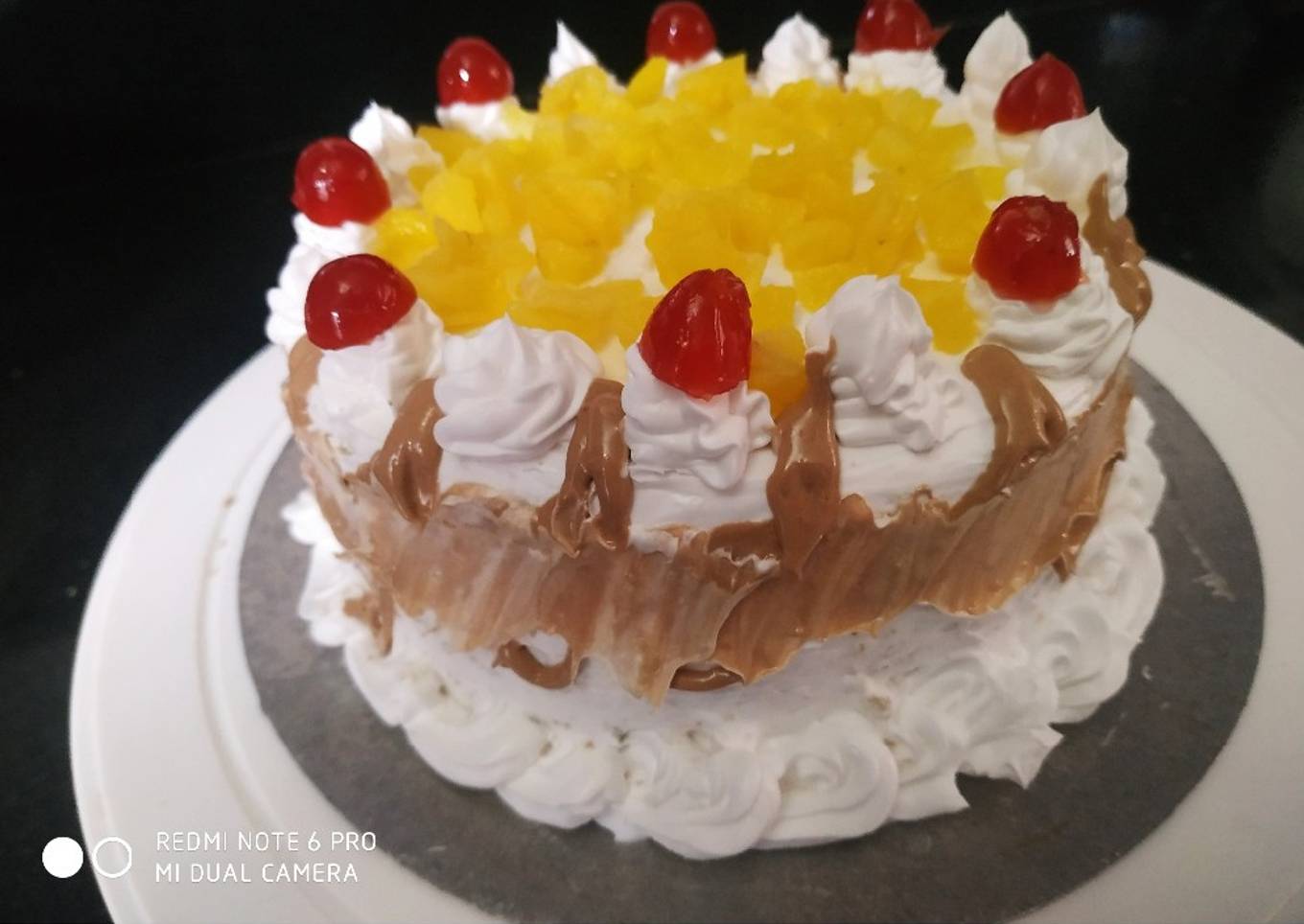 Pineapple pastry