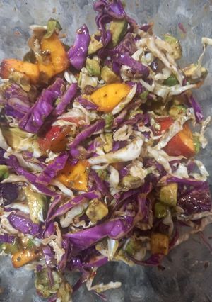 Una foto de Ensalada de Repollo y Durazno