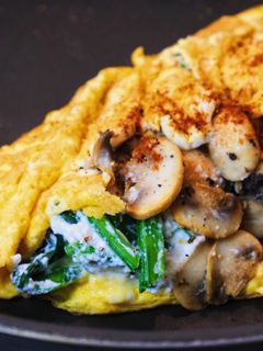 菠菜起司蘑菇歐姆蛋 的食譜成品照片