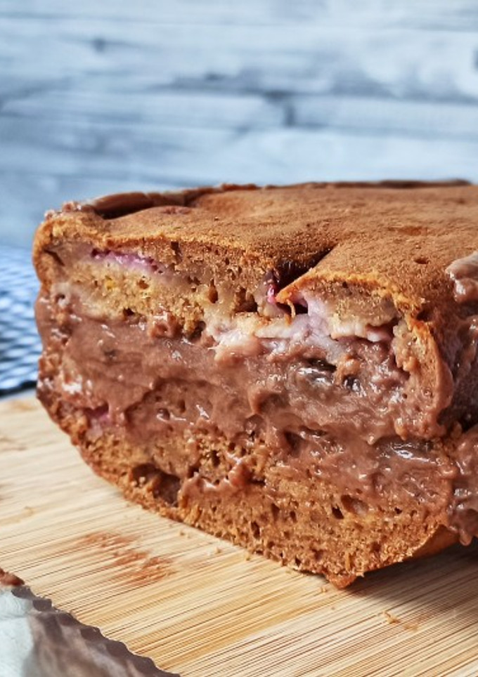Una foto de Bizcocho de plátano relleno de chocolate