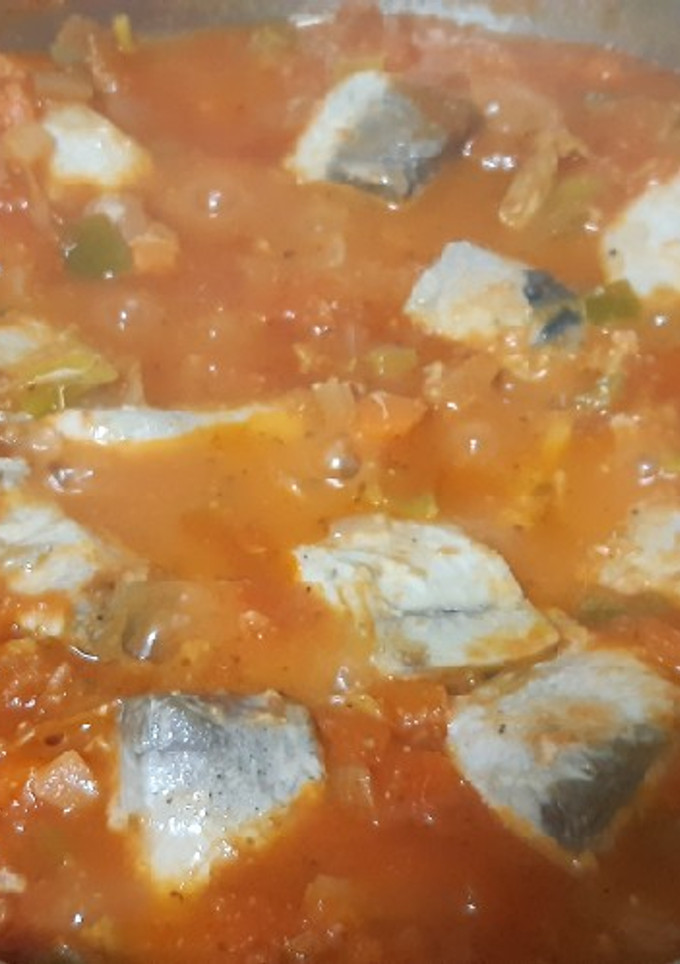 Una foto de Albacora en salsa de tomate