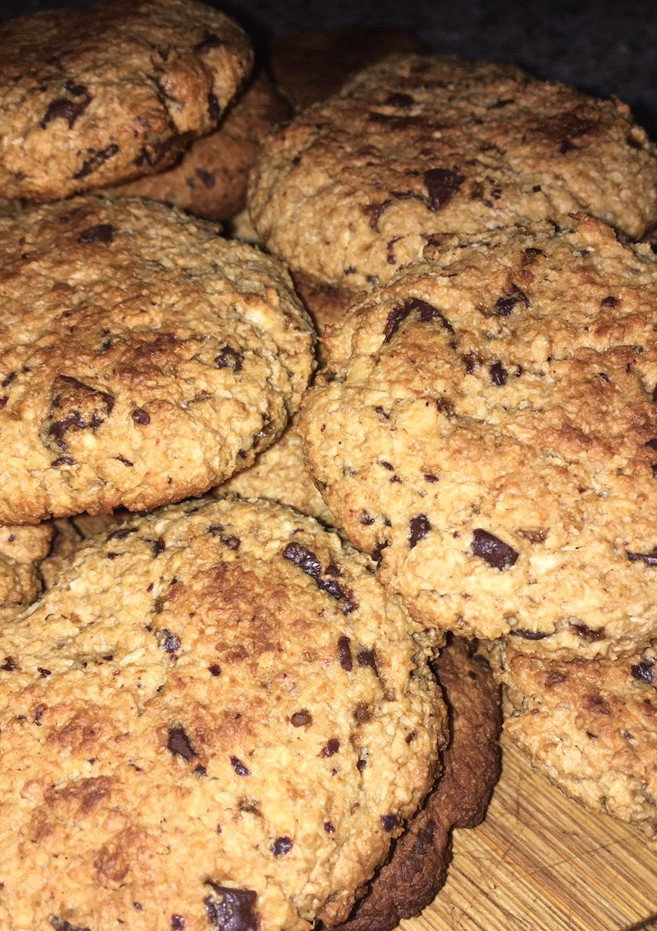 Una foto de Galletitas de avena, coco y chips