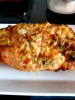 Una foto de Pechugas de pollo rellenas en freidora de aire Cosori