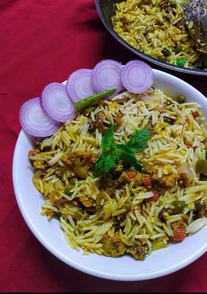 A picture of Hyderabadi dum biryani.