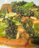 Brócoli con seitán y anacardos - veggie