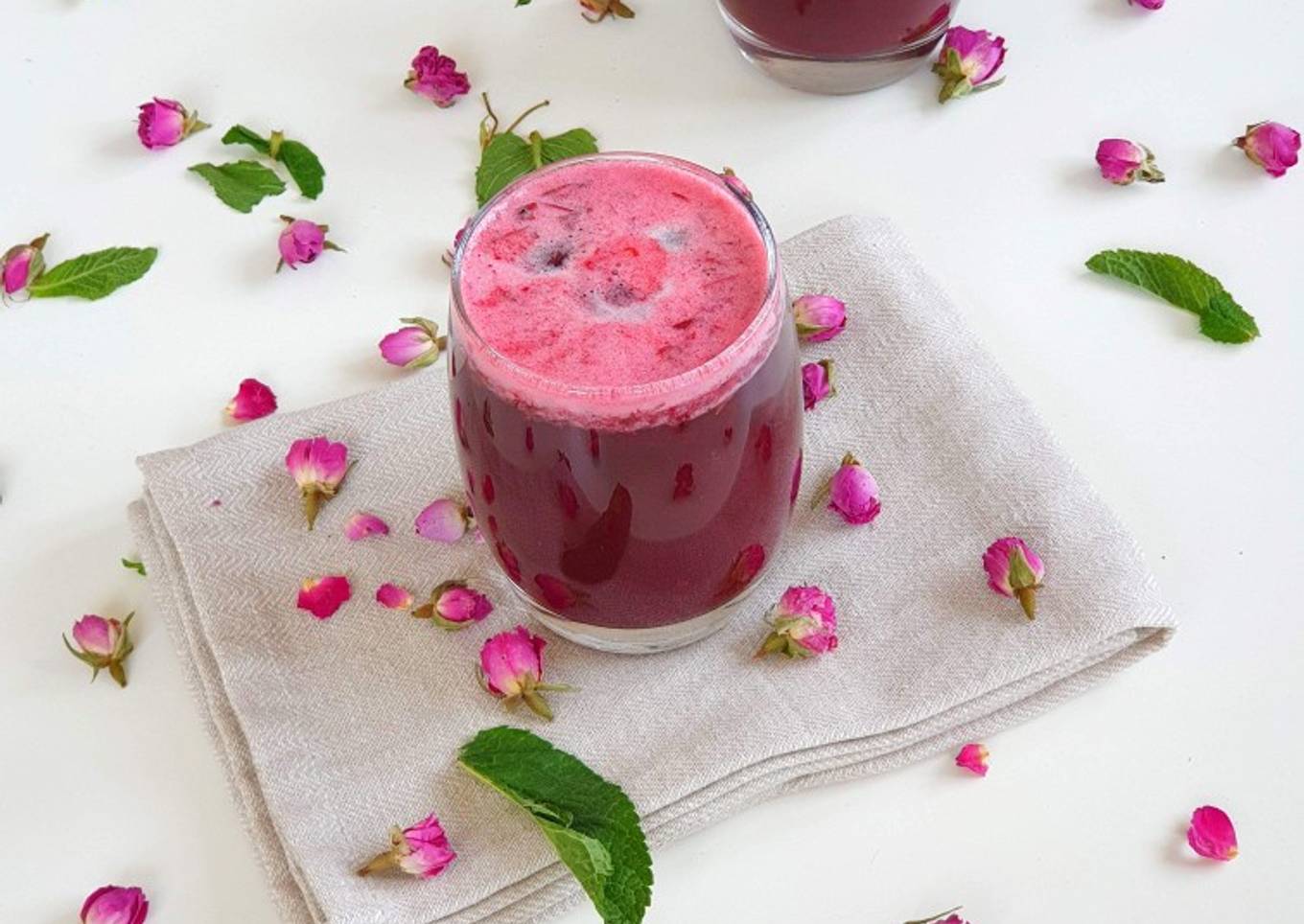 Honey blueberry fizzy lemonade