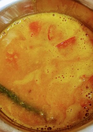 प्याज टमाटर वाली अरहर दाल(pyaz tamatar wali arhar daal recipe in hindi) रेसिपी मुख्य फोटो