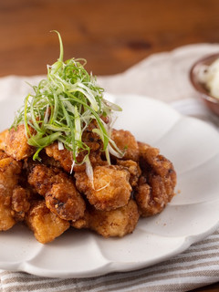 簡易炸雞塊&酸甜洋蔥醃菜 的食譜成品照片