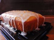 Una foto de postres de naranjas