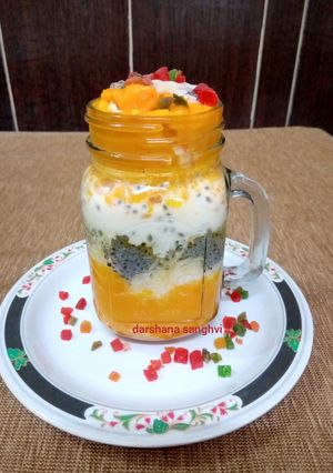 A picture of Mango rabdi falooda.