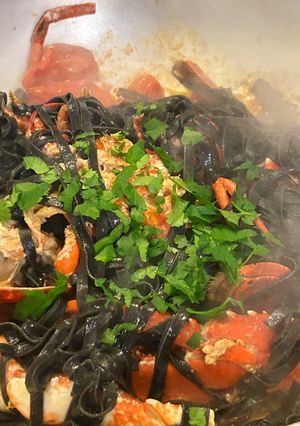 Foto di Tagliolini al nero di seppia con l’astice