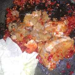 A picture of Ayam geprek sedap.