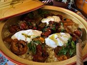 Une photo de couscous au four