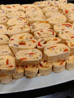 Una foto de Bocaditos de pollo, queso y verduras