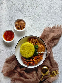 Foto resep Nasi Kuning Magic Com