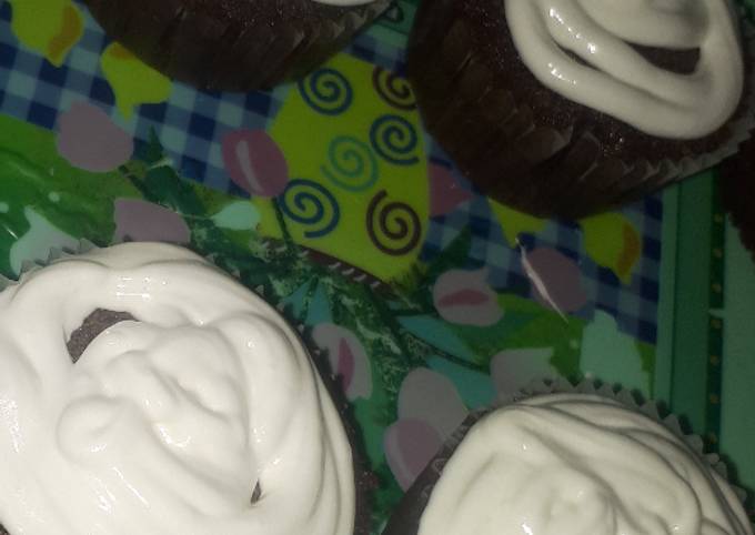 Recipe of Super Quick Chocolate Cupcakes
