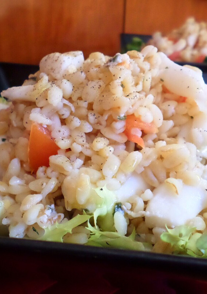 Una foto de Ensalada simple de trigo tierno con potón