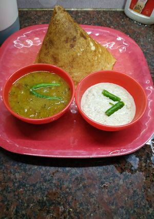 A picture of Masala dosa in restaurant style.