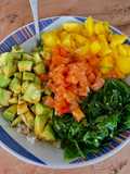 Poke sencillo con salmón ahumado