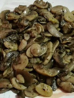 Una foto de Champiñones al ajillo.🍄🍄
