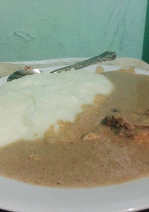 A picture of Chicken with peanuts stew.