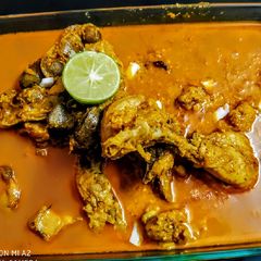 A picture of Coconut chicken curry.