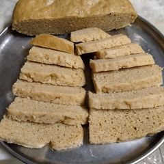 A picture of Whole wheat brown bread.