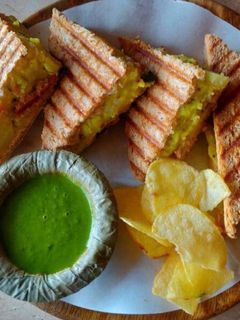 मुंबई सैंडविच (mumbai sandwich recipe in Hindi) रेसिपी मुख्य फोटो