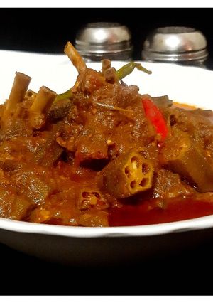 A picture of Bhindi Gosht Salan / Mutton Okra Curry.