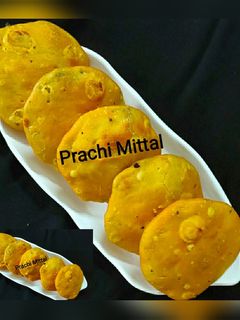 कांदा की कचौड़ी (kanda Ki kachori recipe in Hindi) रेसिपी मुख्य फोटो