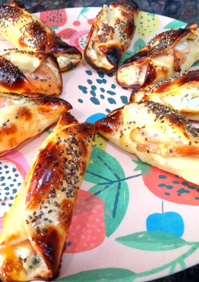 Una foto de Rollitos de salmón y queso a las hierbas