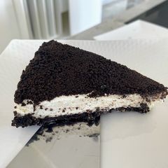 A picture of Oreo Cheesecake.