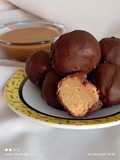 Bon bon al caramello ricoperti cioccolato fondente