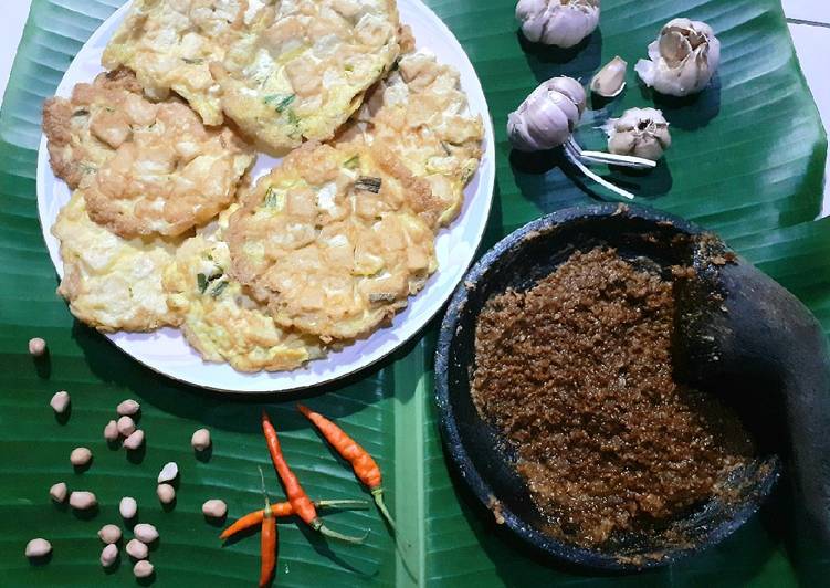 Bagaimana Menyiapkan Tahu Telur Sambal Kacang yang Bisa Manjain Lidah