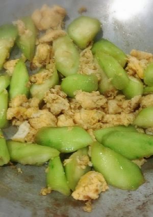 รูปของ บวบผัดไข่ #กินผักรักสุขภาพ1