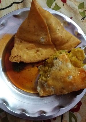 A picture of Samosa Chat.