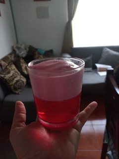 Una foto de Gelatina frutilla con bavaroise de frambuesa