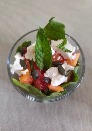 Une photo de Verrine Melon Pamplemousse Menthe