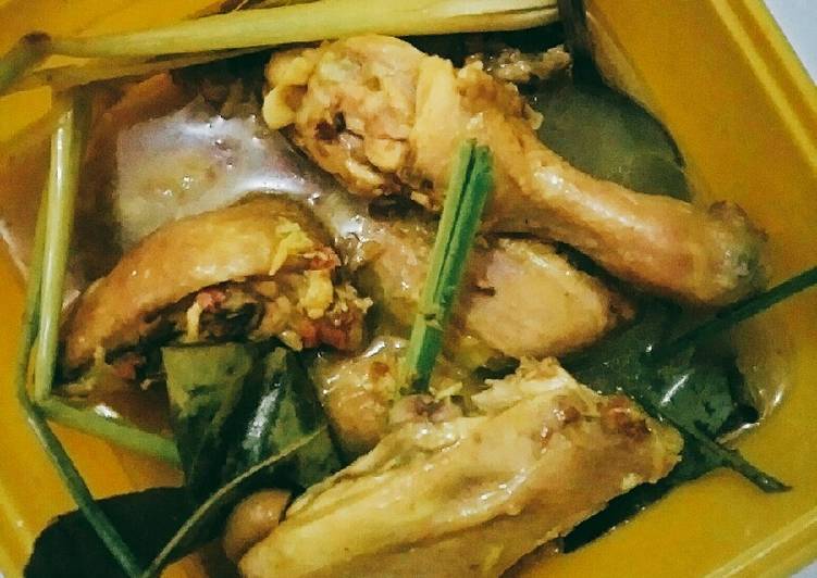 Ayam Ungkep Bumbu Kuning