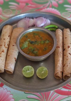 મગ ની દાળ (Moong Dal Recipe In Gujarati) રેસીપી મુખ્ય ફોટો