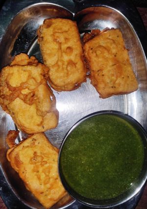 ब्रेड पकोड़ा (bread pakoda recipe in Hindi) रेसिपी मुख्य फोटो