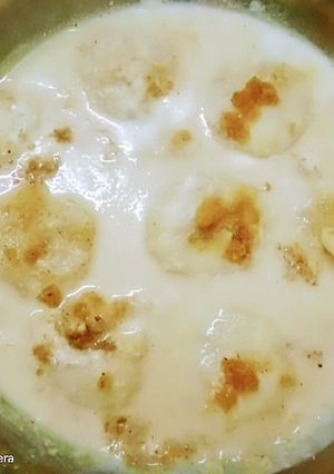 A picture of Bengali Style Sweet Dudh Puli Pitha.