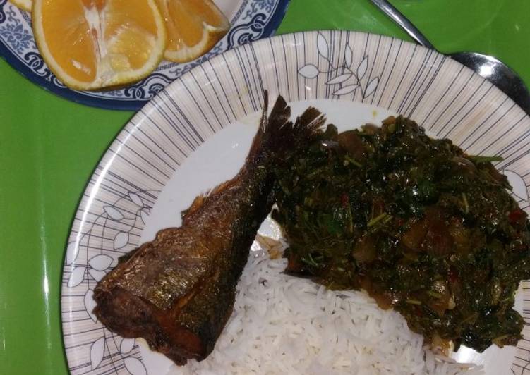 Recipe of Speedy White rice with spinach and fried fish