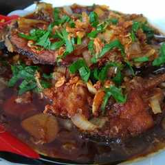 A picture of Gurame masak kicap.
