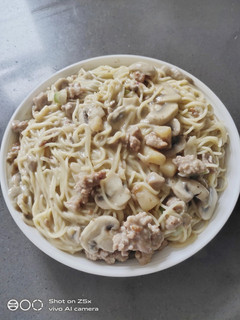 A picture of Mushroom White Spaghetti.