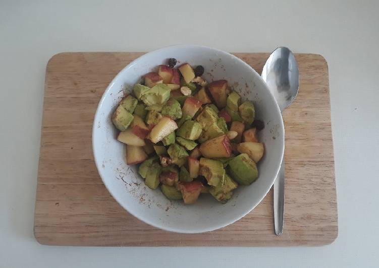 Apfel-Avocado Salat