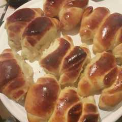 A picture of Pan de leche.