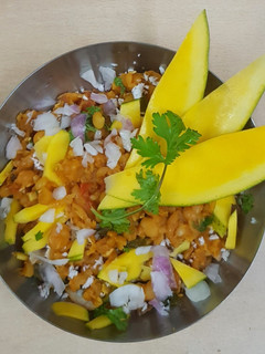 பீச் தேங்காய் மாங்காய் பட்டாணி சுண்டல் (Beach thenkaai maankaai pattaani sundal recipe in tamil) செய்முறை முக்கிய புகைப்படம்