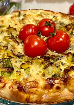 A picture of Leek Tart with Skyr and Roquefort.