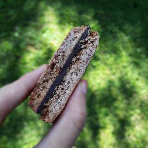 Alfajor de chocolate relleno de ganache de chocolate ?